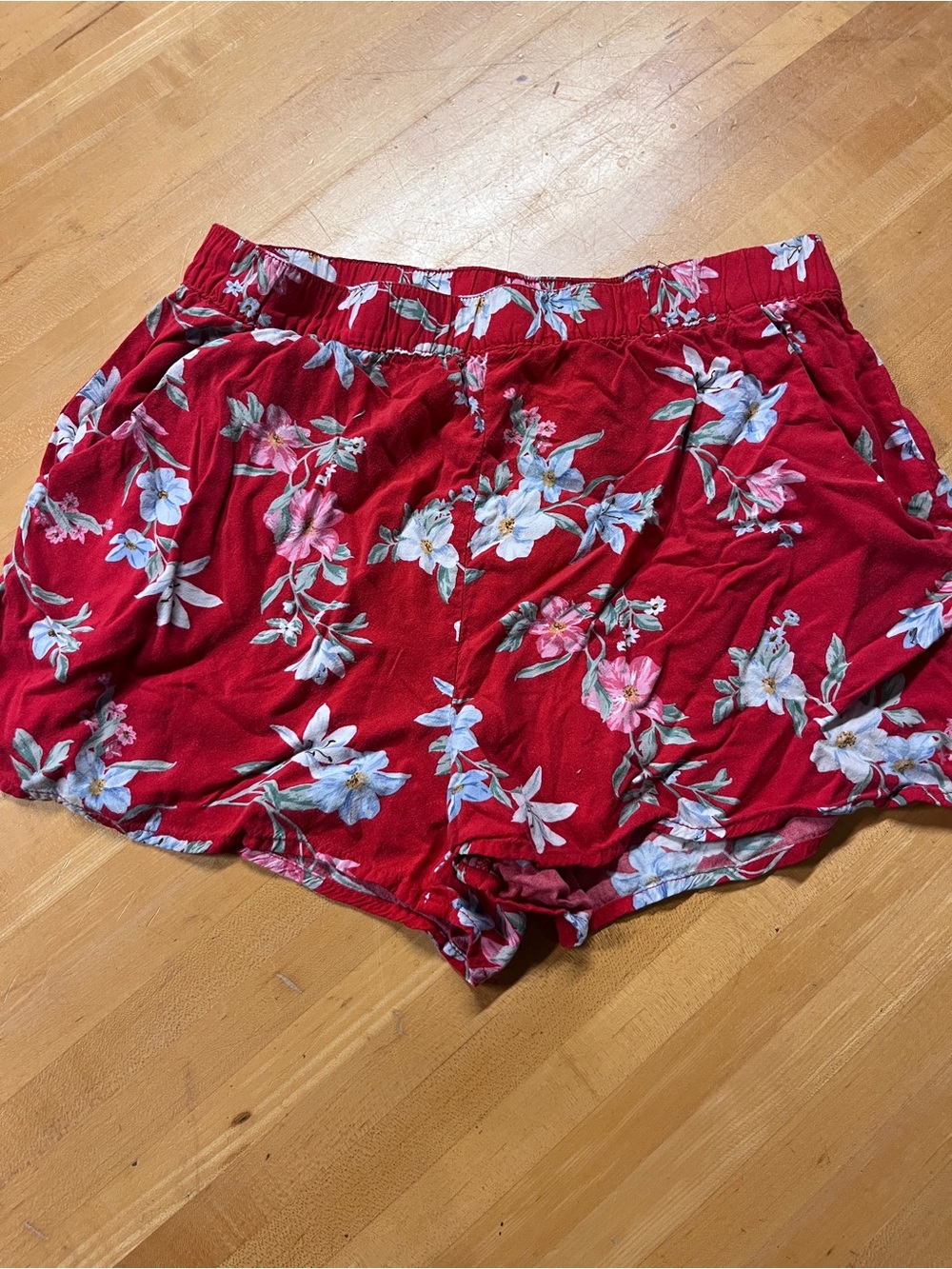H&M Divided Red Floral Elastic-Waist Shorts 2inch inseam